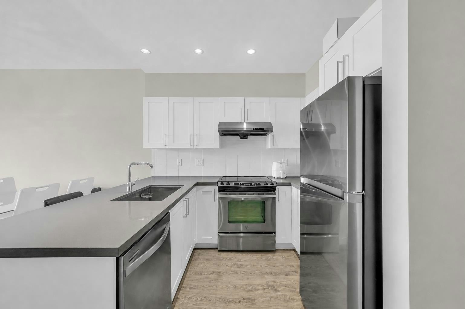 2201-963 Charland Avenue - 4