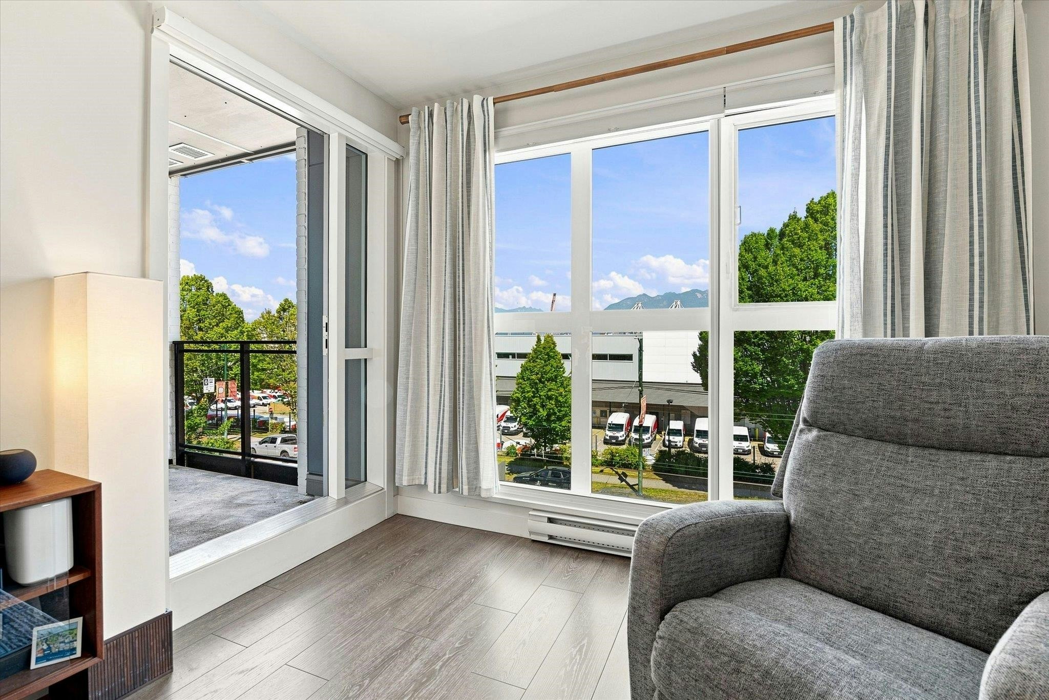 323-1588 E Hastings Street - 5