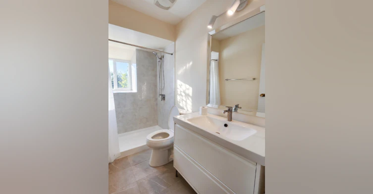 Upper-1535 Blaine Avenue, Burnaby, BC, V5A 2L9 - 6