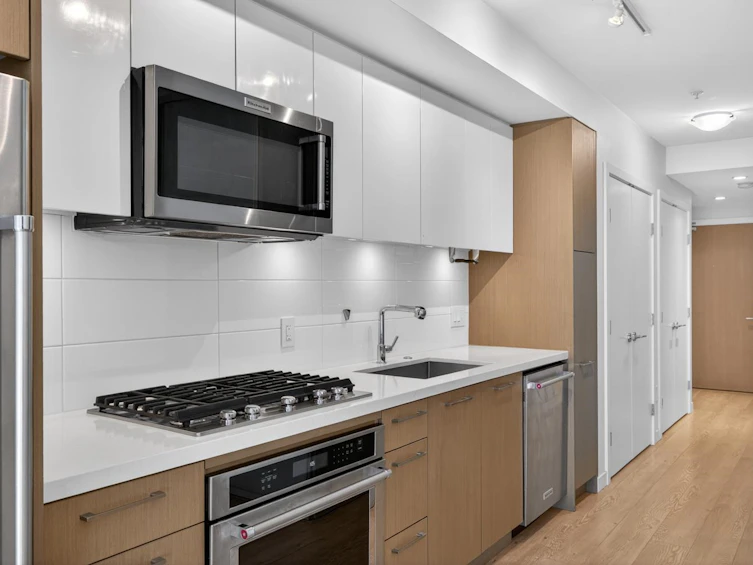 304-384 E 1st Avenue, Vancouver, BC, V5T 0G5 - 2