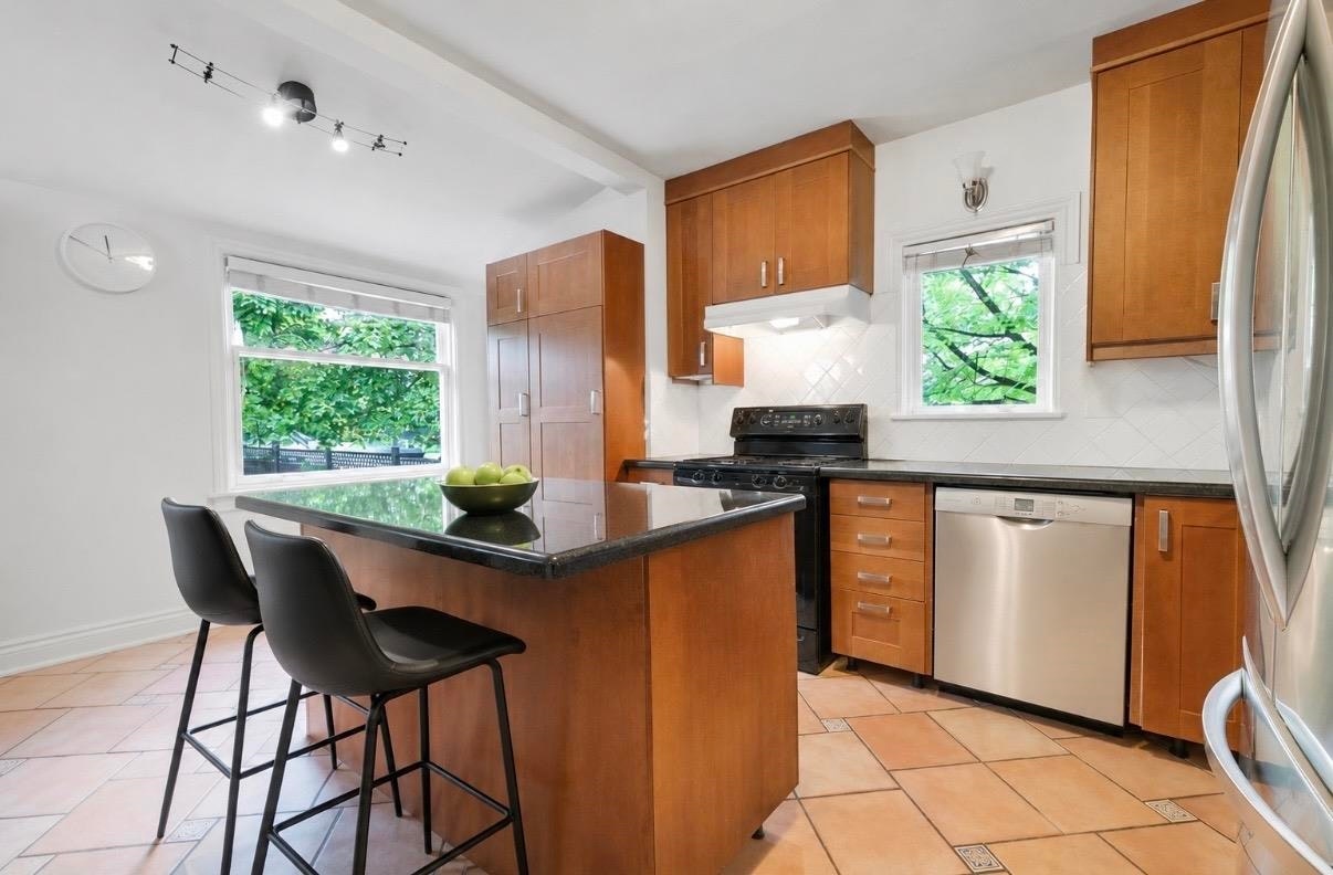 2903 W 42nd Avenue, Vancouver, BC, V6N 3G8 - 11