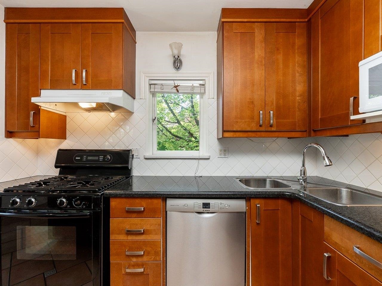 2903 W 42nd Avenue, Vancouver, BC, V6N 3G8 - 10