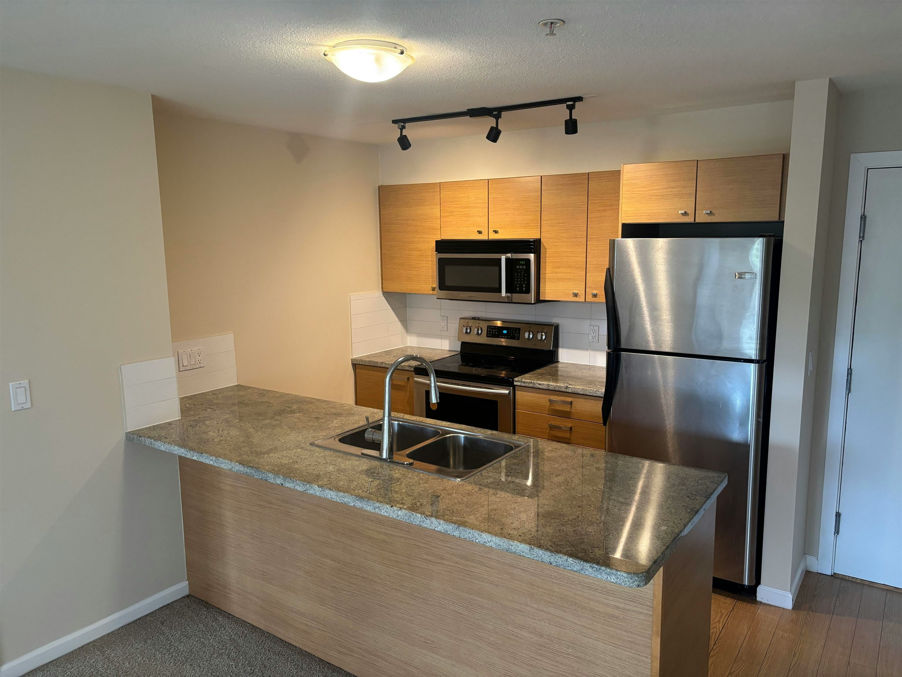 312-6815 188 Street, Surrey, BC, V4N 0Z8 - 14