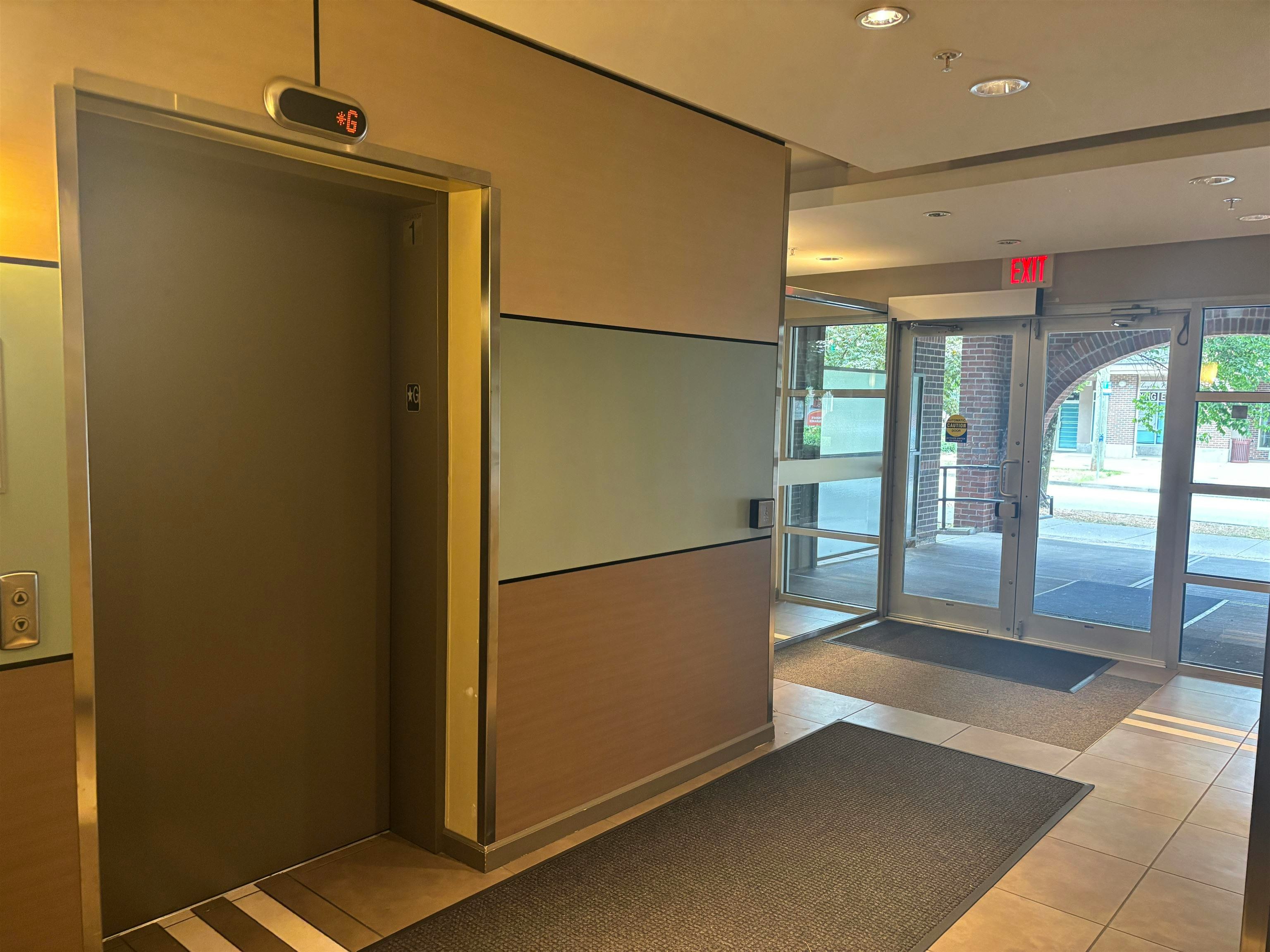 312-6815 188 Street - 4