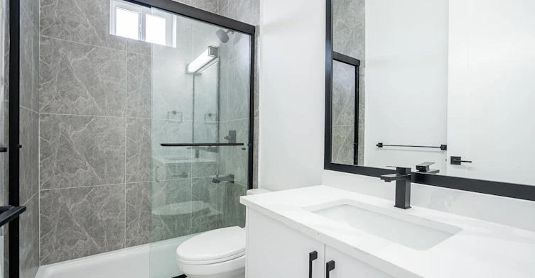 UPPER B-45945 Lewis Avenue, Chilliwack, BC, V2P 3C3 - 23