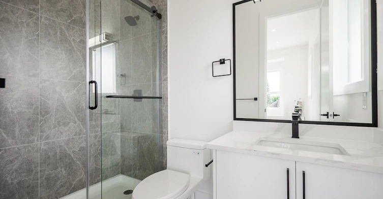 UPPER B-45945 Lewis Avenue, Chilliwack, BC, V2P 3C3 - 16