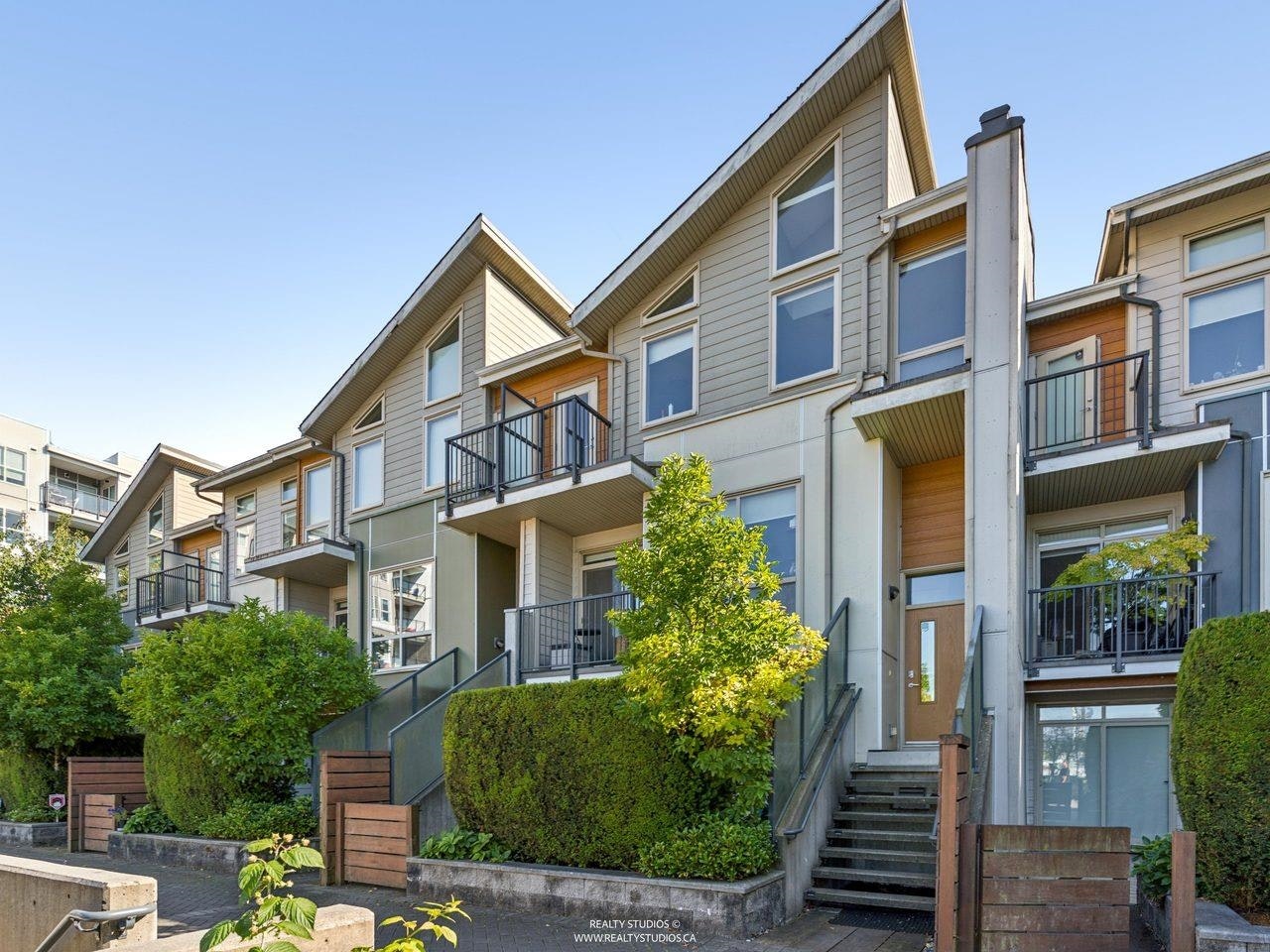 24-10133 River Drive - 2