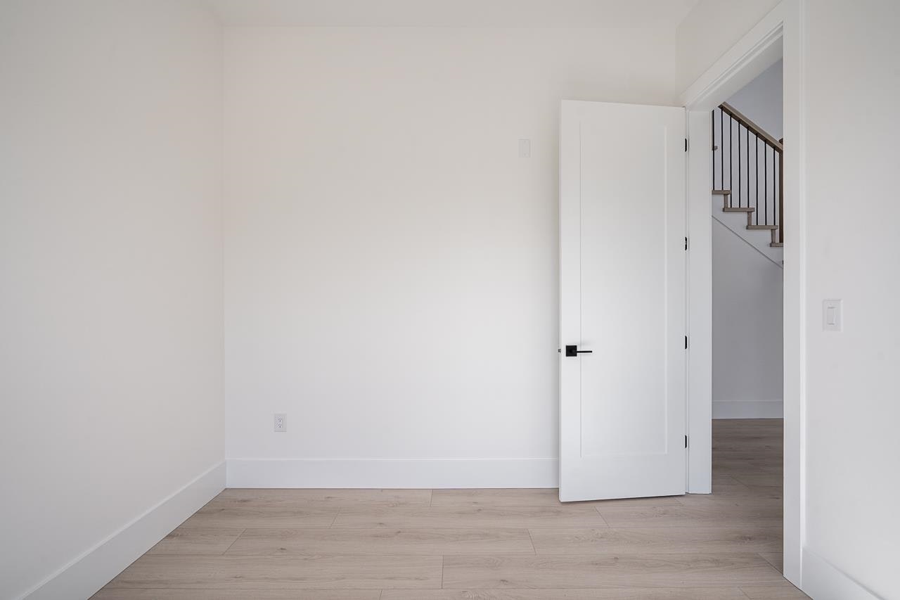 LOWER B-45945 Lewis Avenue, Chilliwack, BC, V2P 3C3 - 3