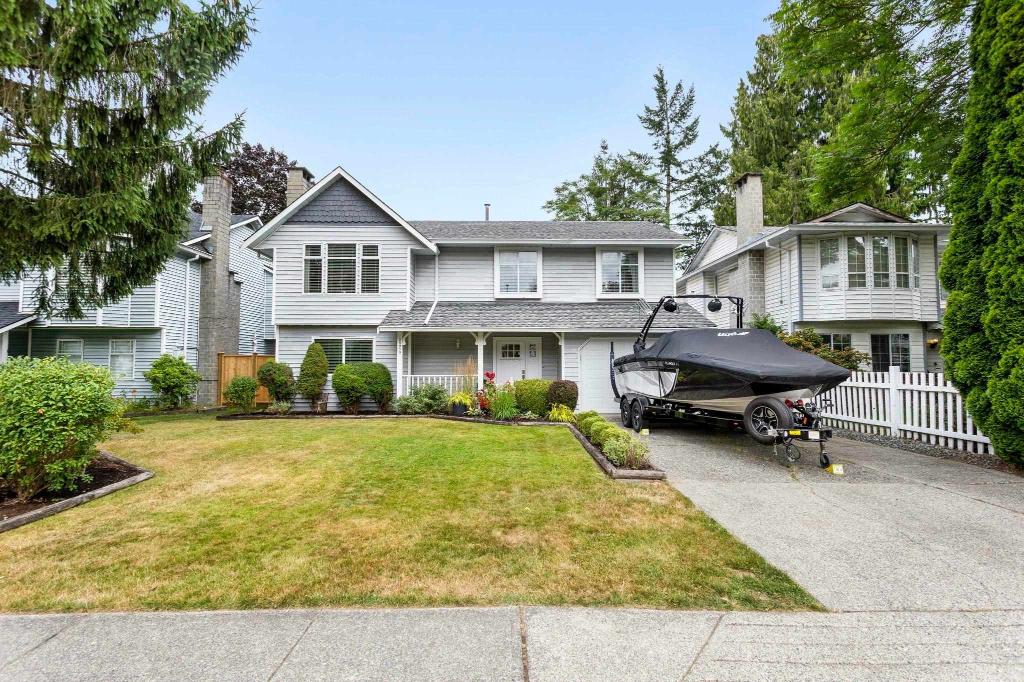 20979 93 Avenue, Langley, BC, V1M 2B3