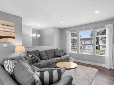 20979 93 Avenue - 5
