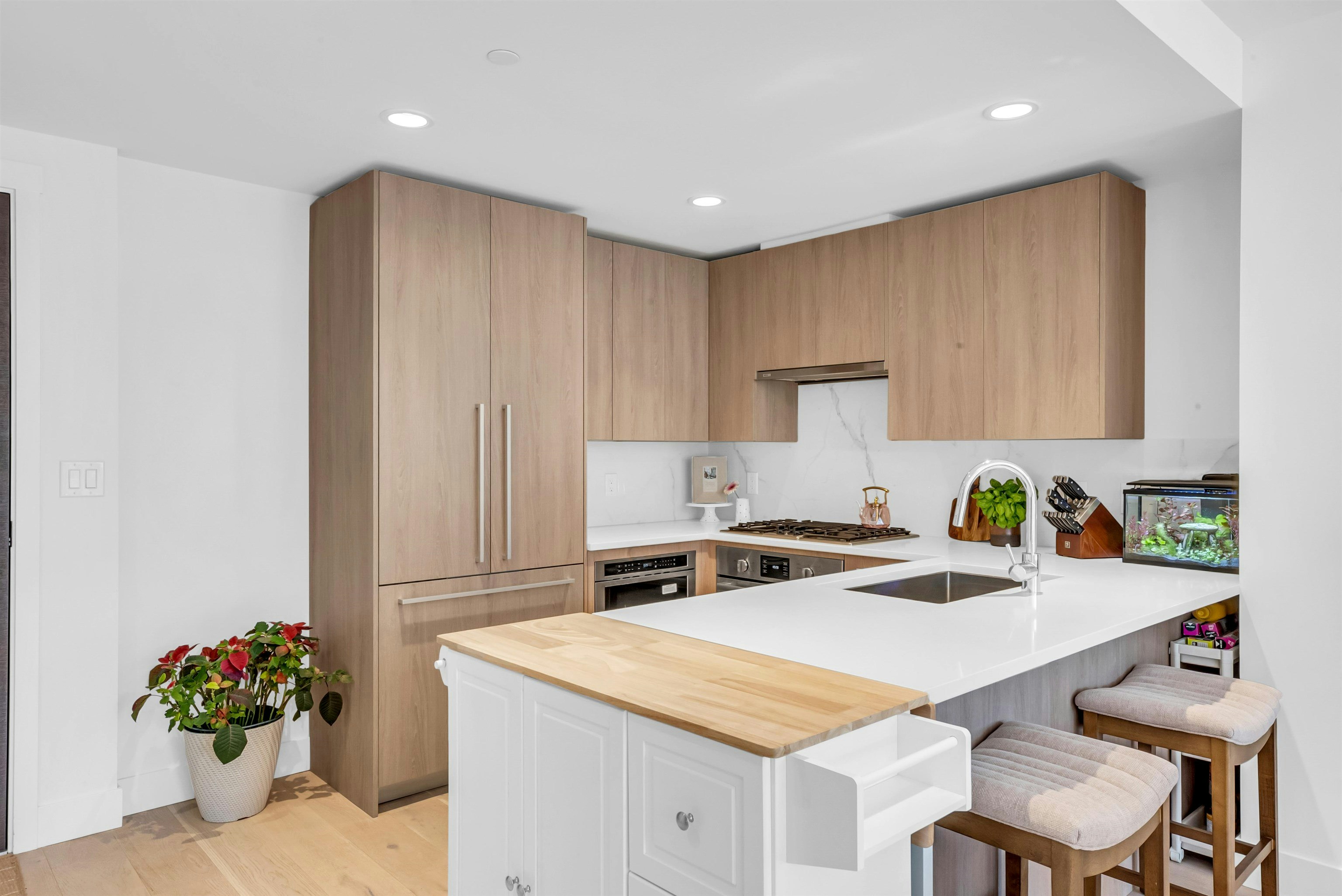 305-2707 Library Lane, North Vancouver, BC, V7J 0C6 - 5