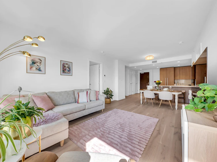 305-2707 Library Lane, North Vancouver, BC, V7J 0C6