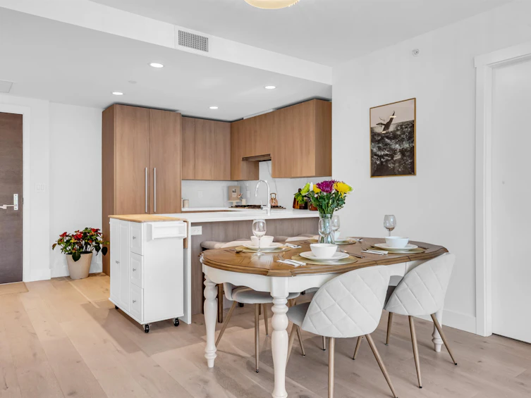 305-2707 Library Lane, North Vancouver, BC, V7J 0C6 - 2