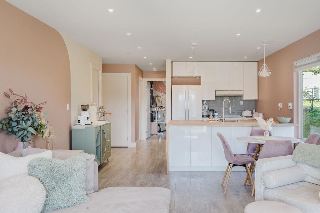 1-622 Farnham Road, Gibsons, BC, V0N 1V8