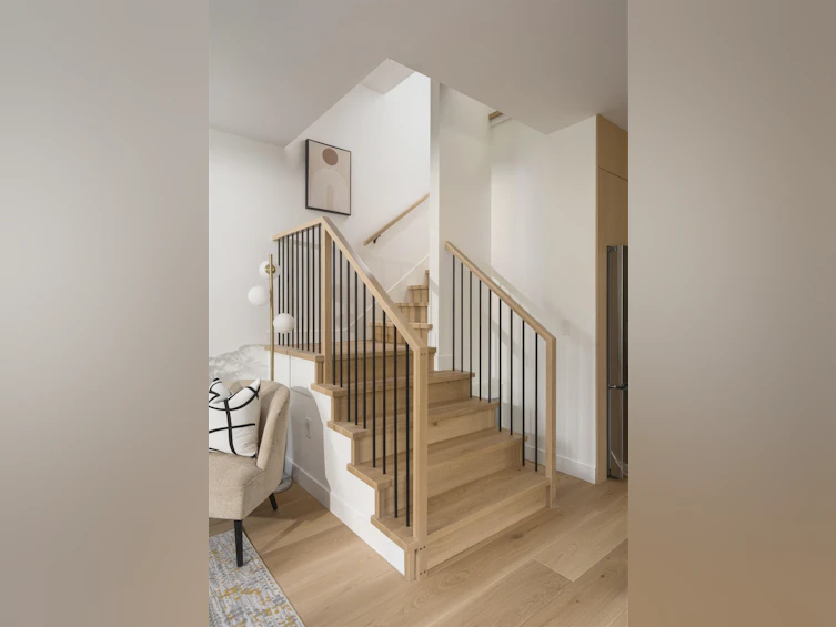 920 E 16th Avenue, Vancouver, BC, V5T 2V9 - 3