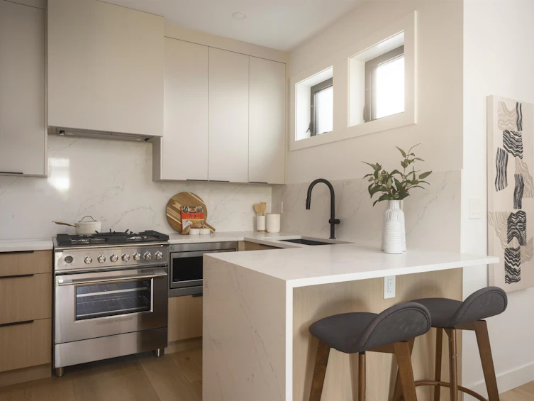 920 E 16th Avenue, Vancouver, BC, V5T 2V9 - 7