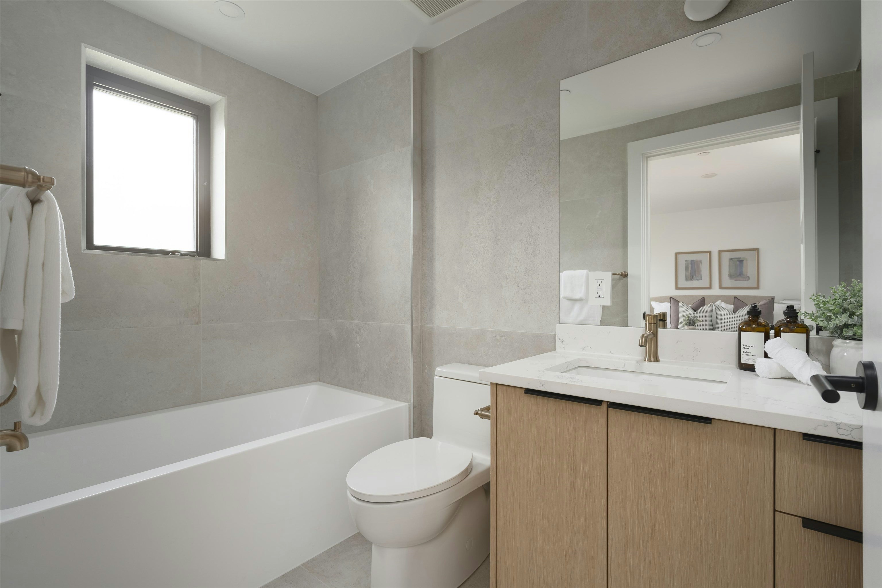 920 E 16th Avenue, Vancouver, BC, V5T 2V9 - 15