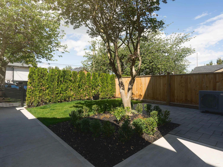 920 E 16th Avenue, Vancouver, BC, V5T 2V9 - 23