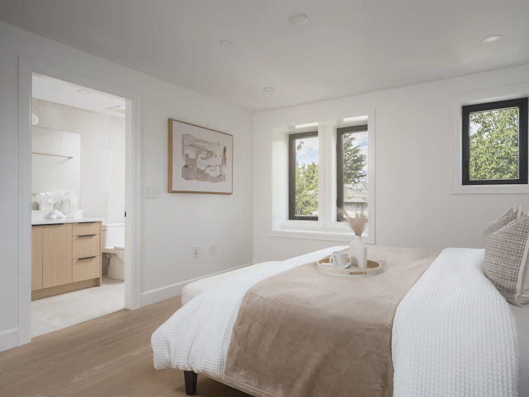 922 E 16th Avenue, Vancouver, BC, V5T 2V9 - 12