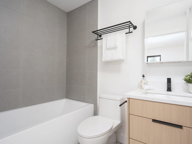 922 E 16th Avenue, Vancouver, BC, V5T 2V9 - 20
