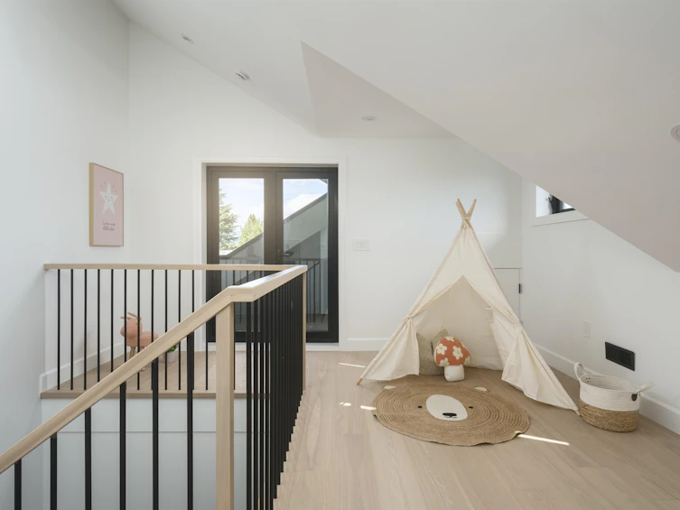 922 E 16th Avenue, Vancouver, BC, V5T 2V9 - 21