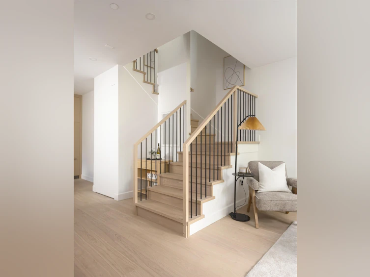 922 E 16th Avenue, Vancouver, BC, V5T 2V9 - 5