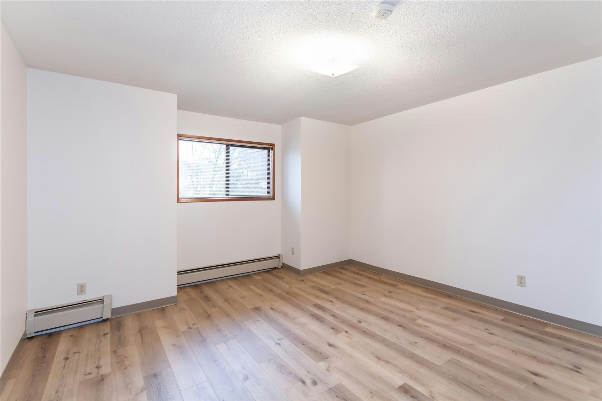 4958 Sidley Street, Burnaby, BC, V5J 1T5 - 4