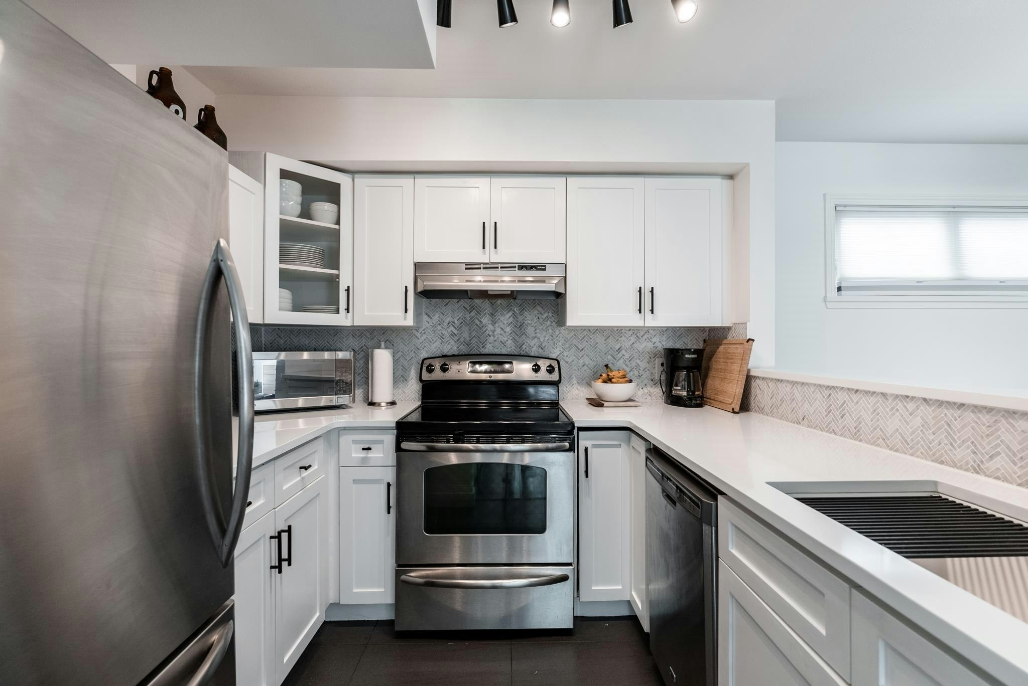 213-3787 Pender Street, Burnaby, BC, V5C 2L2 - 9