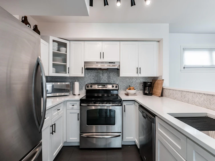 213-3787 Pender Street, Burnaby, BC, V5C 2L2 - 9