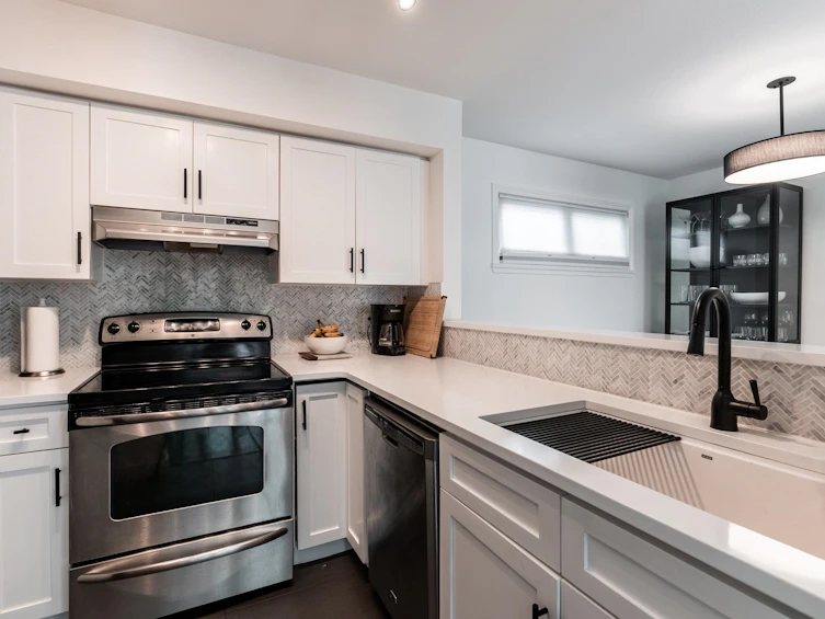 213-3787 Pender Street, Burnaby, BC, V5C 2L2 - 10
