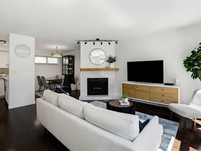 213-3787 Pender Street - 4