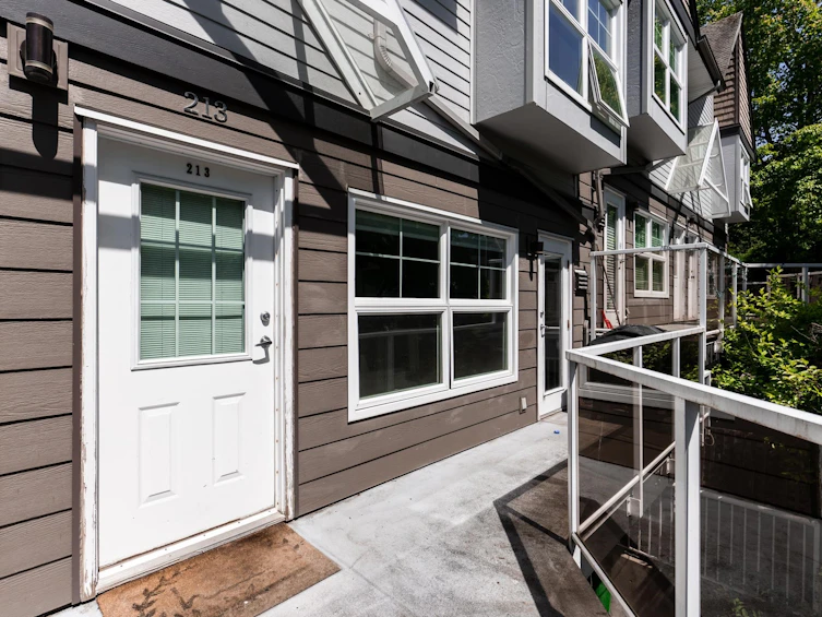 213-3787 Pender Street, Burnaby, BC, V5C 2L2 - 32