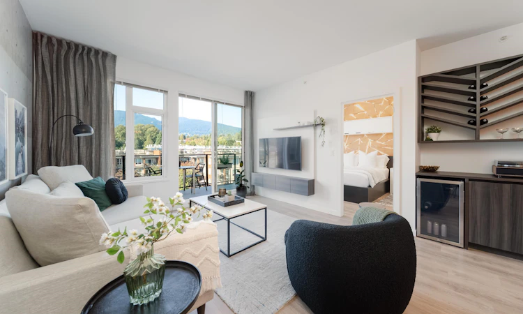 517-725 Marine Drive
