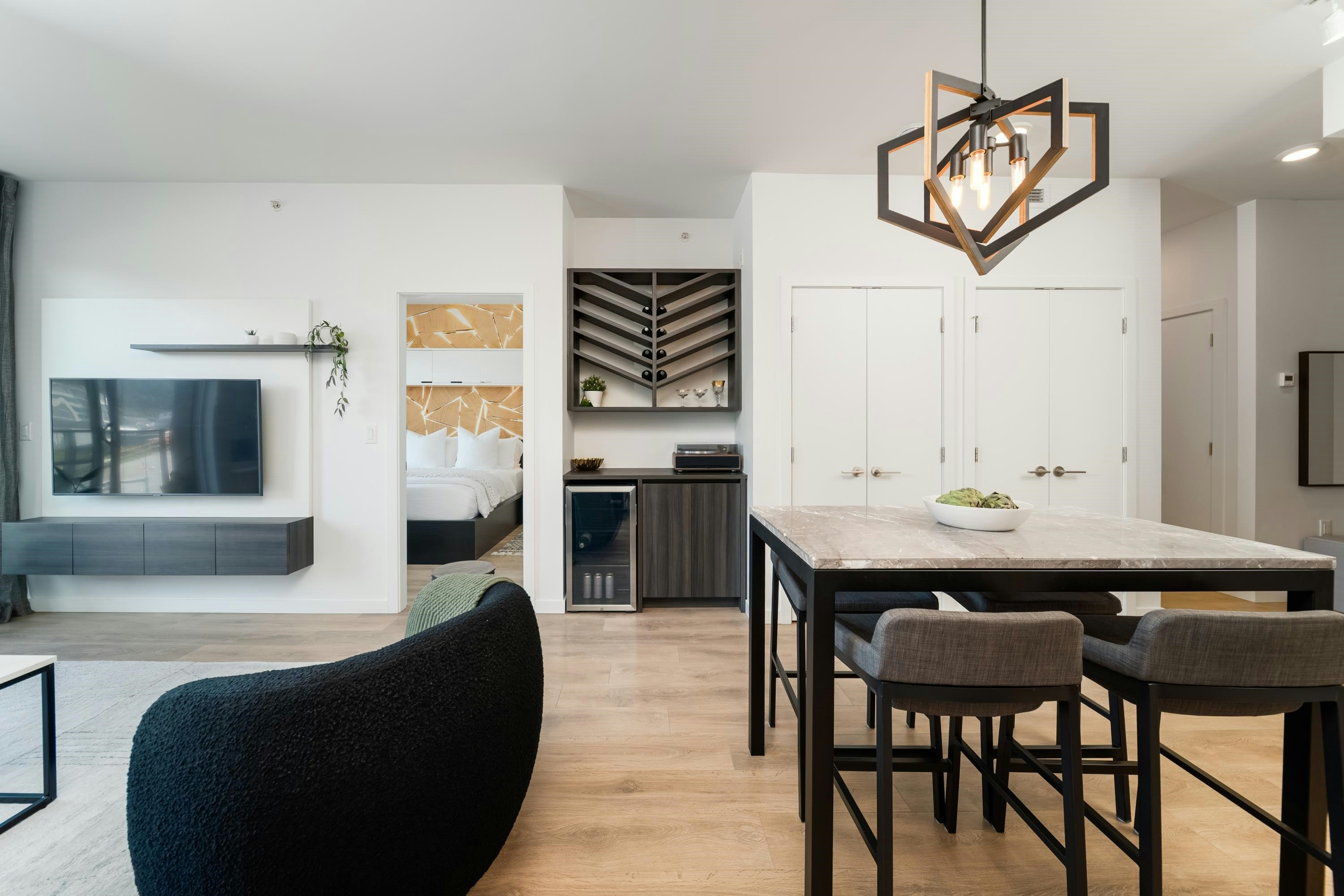 517-725 Marine Drive - 4