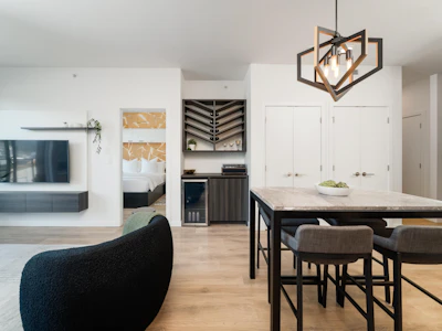 517-725 Marine Drive - 4
