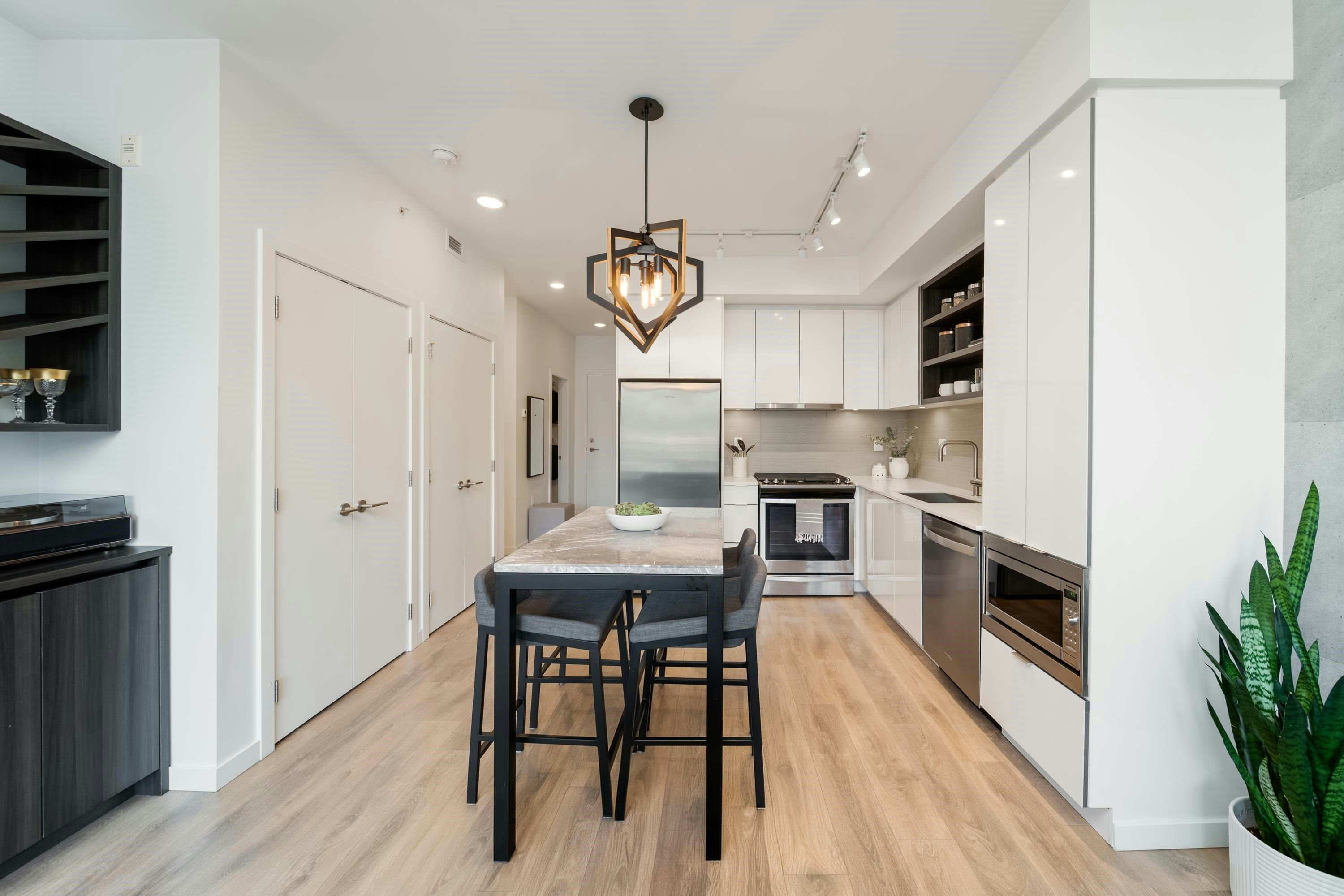 517-725 Marine Drive, North Vancouver, BC, V7M 0G2 - 7