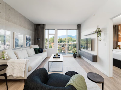 517-725 Marine Drive - 3