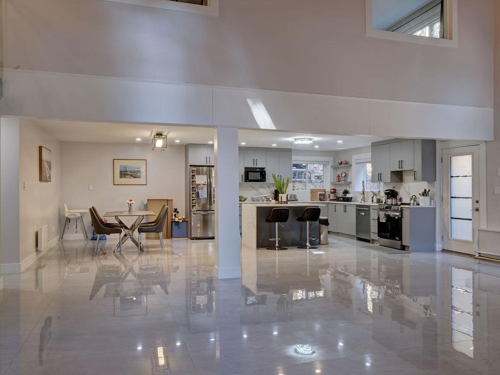 9168 Sunshine Coast Highway, Halfmoon Bay, BC, V7Z 1E9 - 8