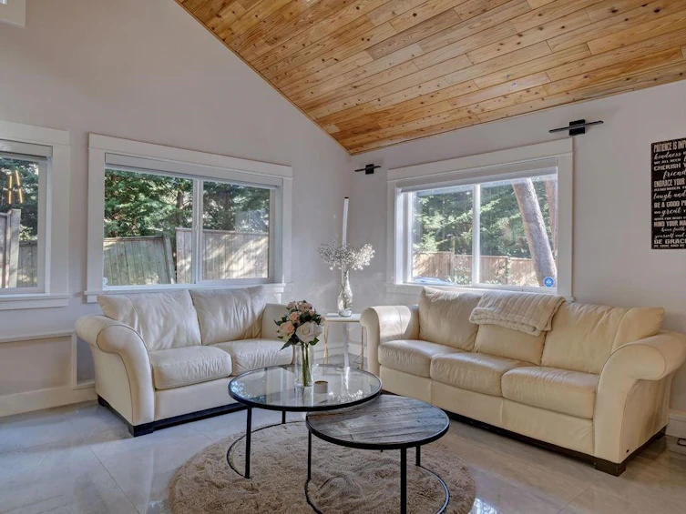9168 Sunshine Coast Highway, Halfmoon Bay, BC, V7Z 1E9 - 9