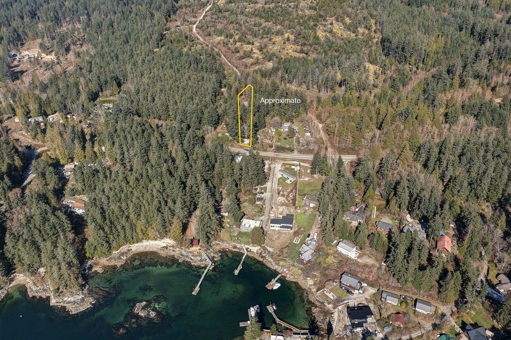 9168 Sunshine Coast Highway, Halfmoon Bay, BC, V7Z 1E9 - 2