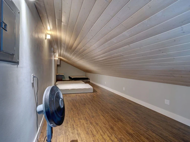 9168 Sunshine Coast Highway, Halfmoon Bay, BC, V7Z 1E9 - 32