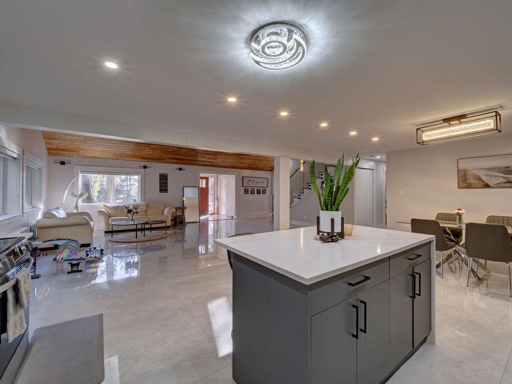 9168 Sunshine Coast Highway, Halfmoon Bay, BC, V7Z 1E9 - 12