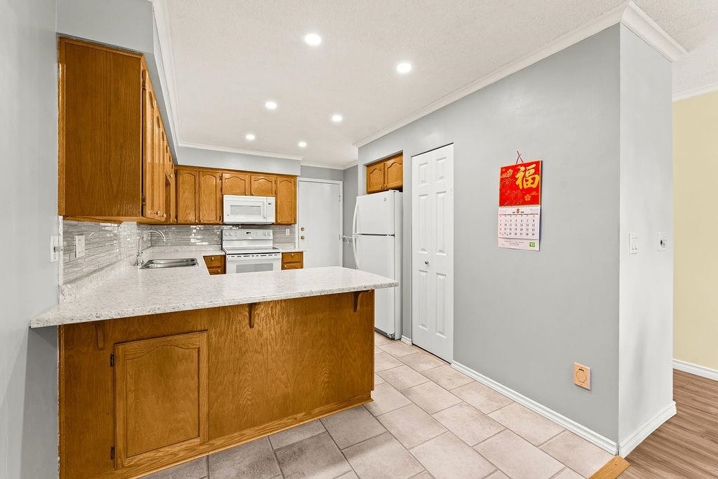 24-1190 Falcon Drive, Coquitlam, BC, V3E 2L2 - 18
