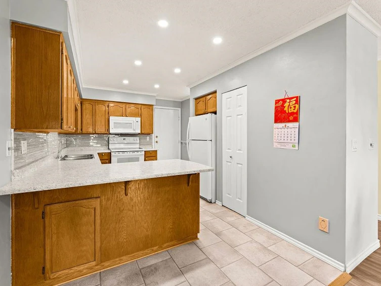 24-1190 Falcon Drive, Coquitlam, BC, V3E 2L2 - 18
