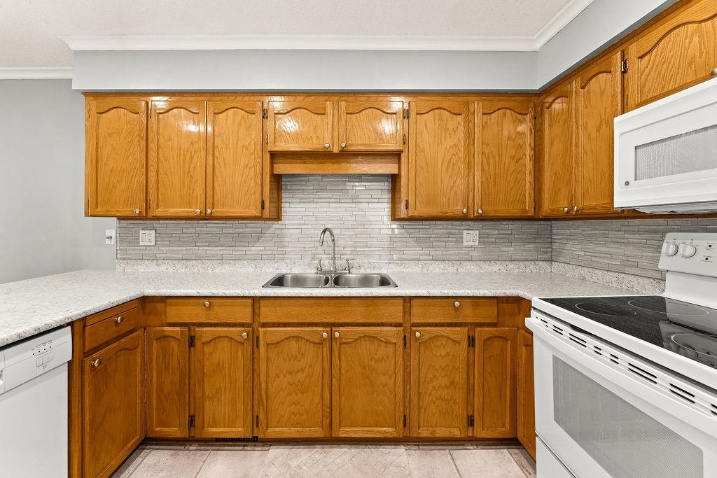24-1190 Falcon Drive, Coquitlam, BC, V3E 2L2 - 19
