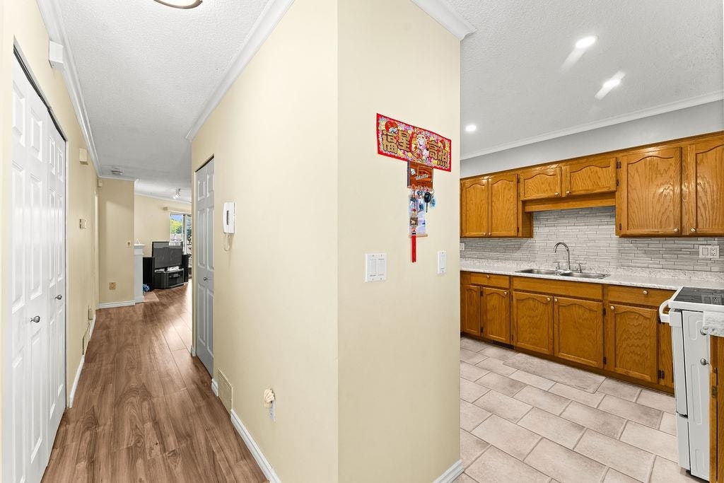 24-1190 Falcon Drive, Coquitlam, BC, V3E 2L2 - 23