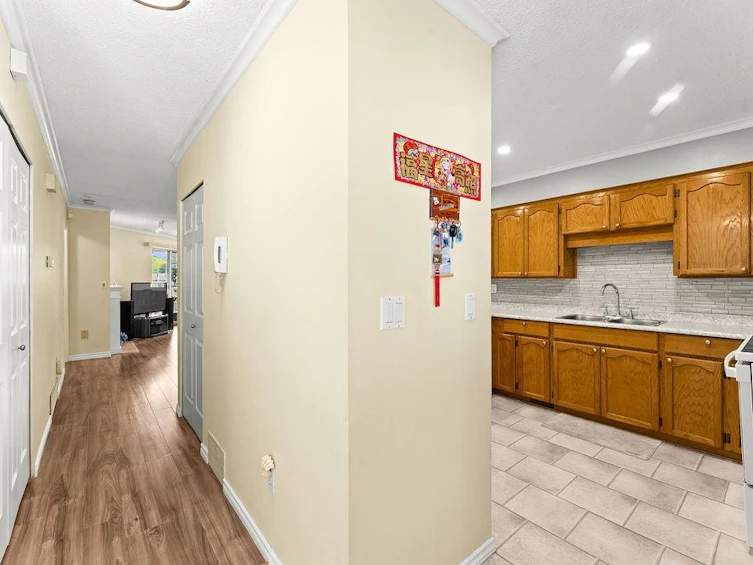 24-1190 Falcon Drive, Coquitlam, BC, V3E 2L2 - 23