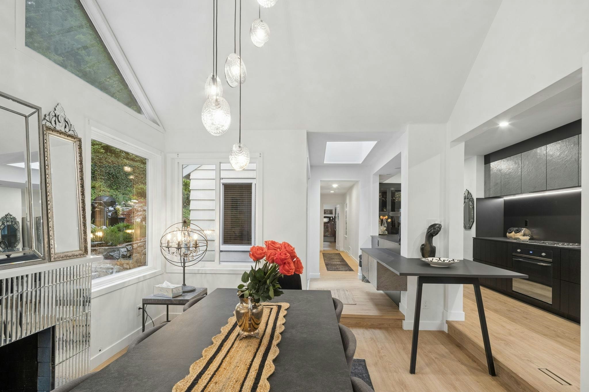 4043 Rose Crescent, West Vancouver, BC, V7V 2N6 - 12
