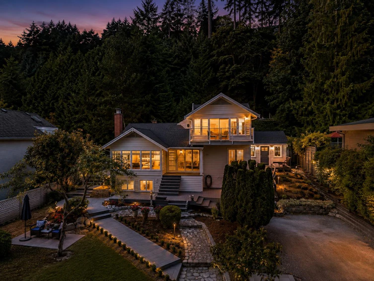4043 Rose Crescent, West Vancouver, BC, V7V 2N6 - 2