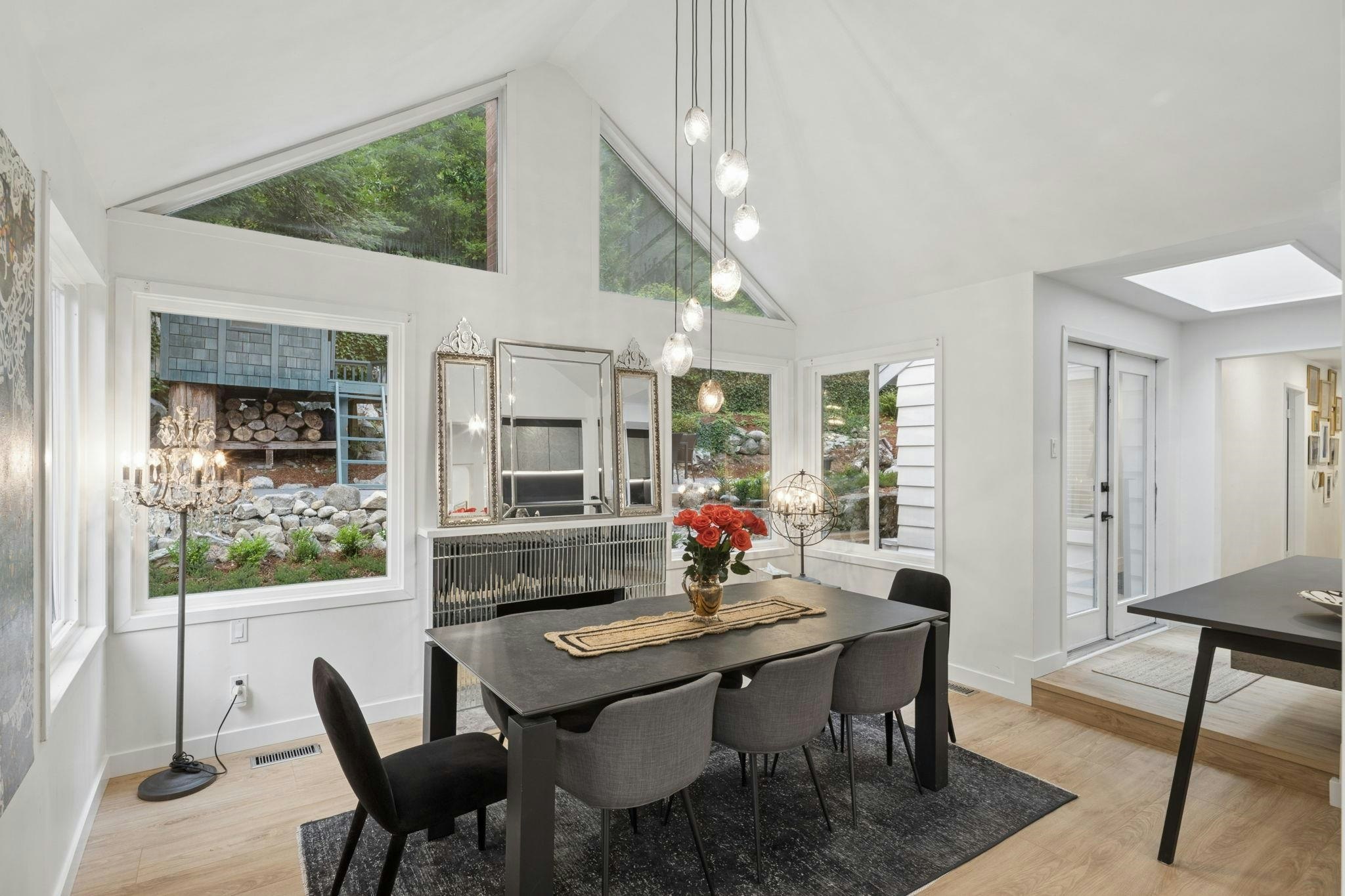 4043 Rose Crescent, West Vancouver, BC, V7V 2N6 - 10